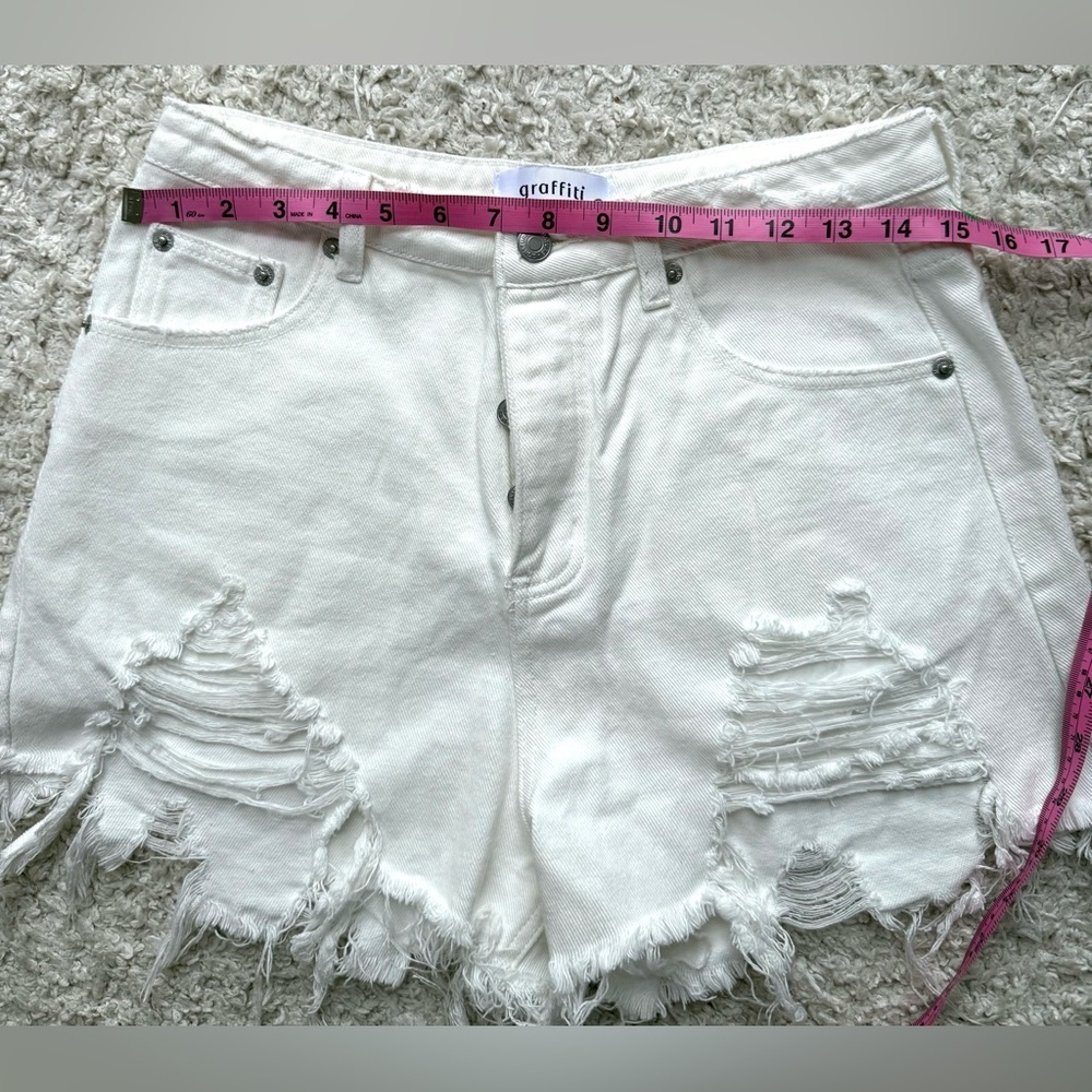 Women's graffiti Denim Shorts Size L White Distressed - Picture 3 of 5